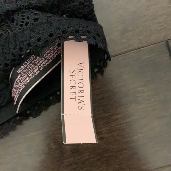 Victoria’s Secret bralette - Picture 4 of 5